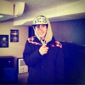 Meet your Posher, Adrianó a